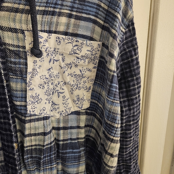 American Eagle Mixed Plaid Hoodie Flannel Shirt Women’s Small - Picture 4 of 6